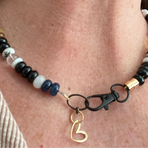 18” One-of-a-kind Jade necklace - Picture 2 of 9